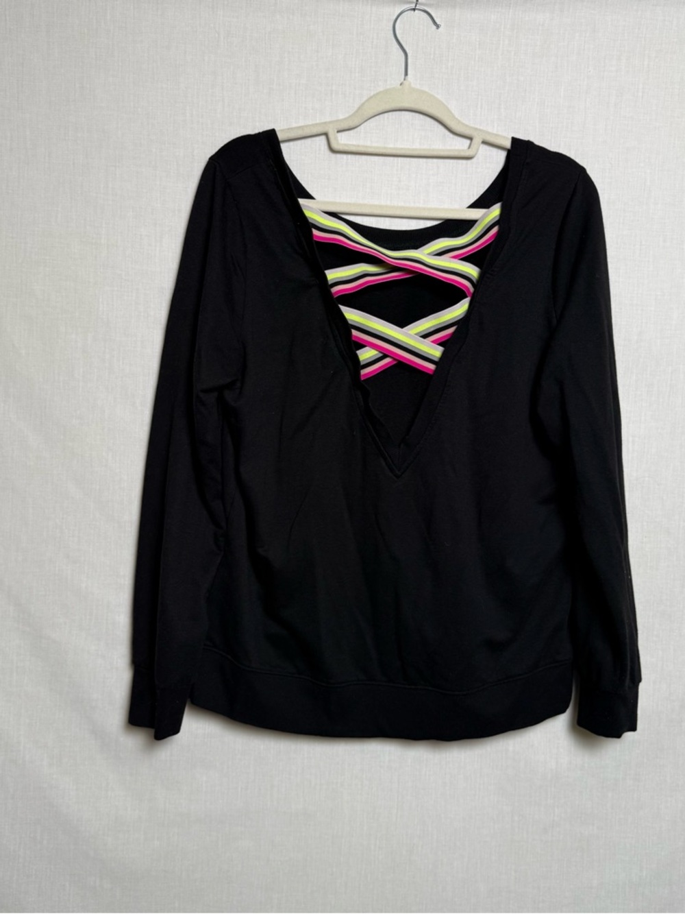 Torrid Active Black Long Sleeve Top Neon Criss Cross Back Size 0 (Large)